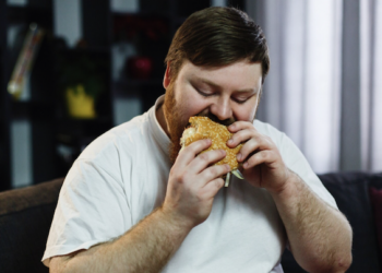 Obesidade pode ter relação com Alzheimer? Foto: FreePik