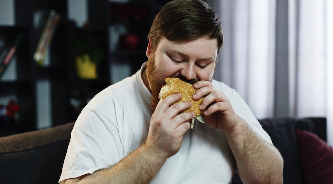 Obesidade pode ter relação com Alzheimer? Foto: FreePik