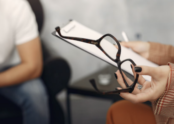 Aumenta a procura por tratamentos para a saúde mental. Foto: FreePik