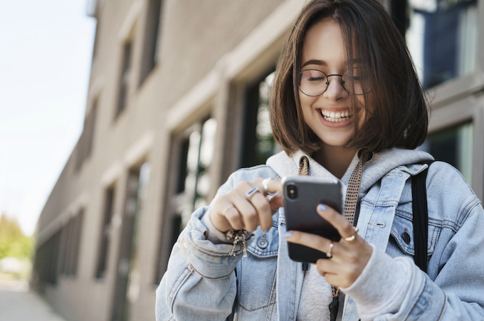 Espanha quer proibir acesso a redes sociais para menores de 16 anos. Foto: FreePik