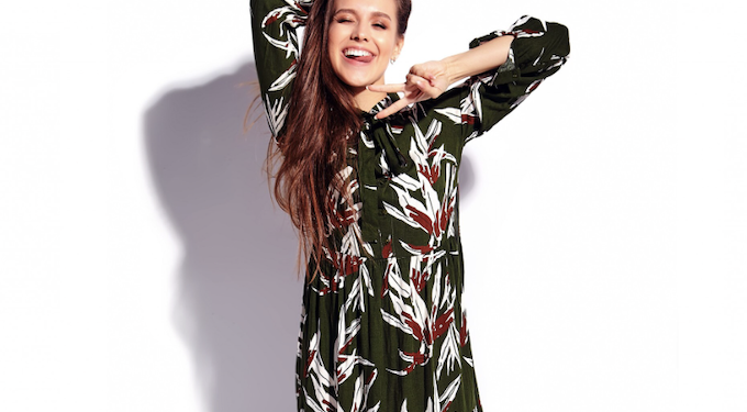 Vestido Longo - veja como usar. Foto: FreePik