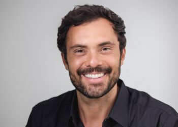 O mistério das dores de Adriano Toloza: a técnica que salvou o ator de fortes dores. Foto: Divulgação