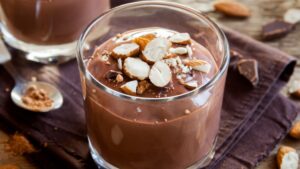Mousse de chocolate vegano, cremoso e proteico