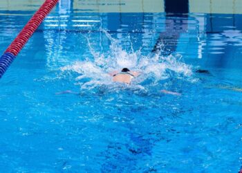 excesso-de-cloro-na-piscina