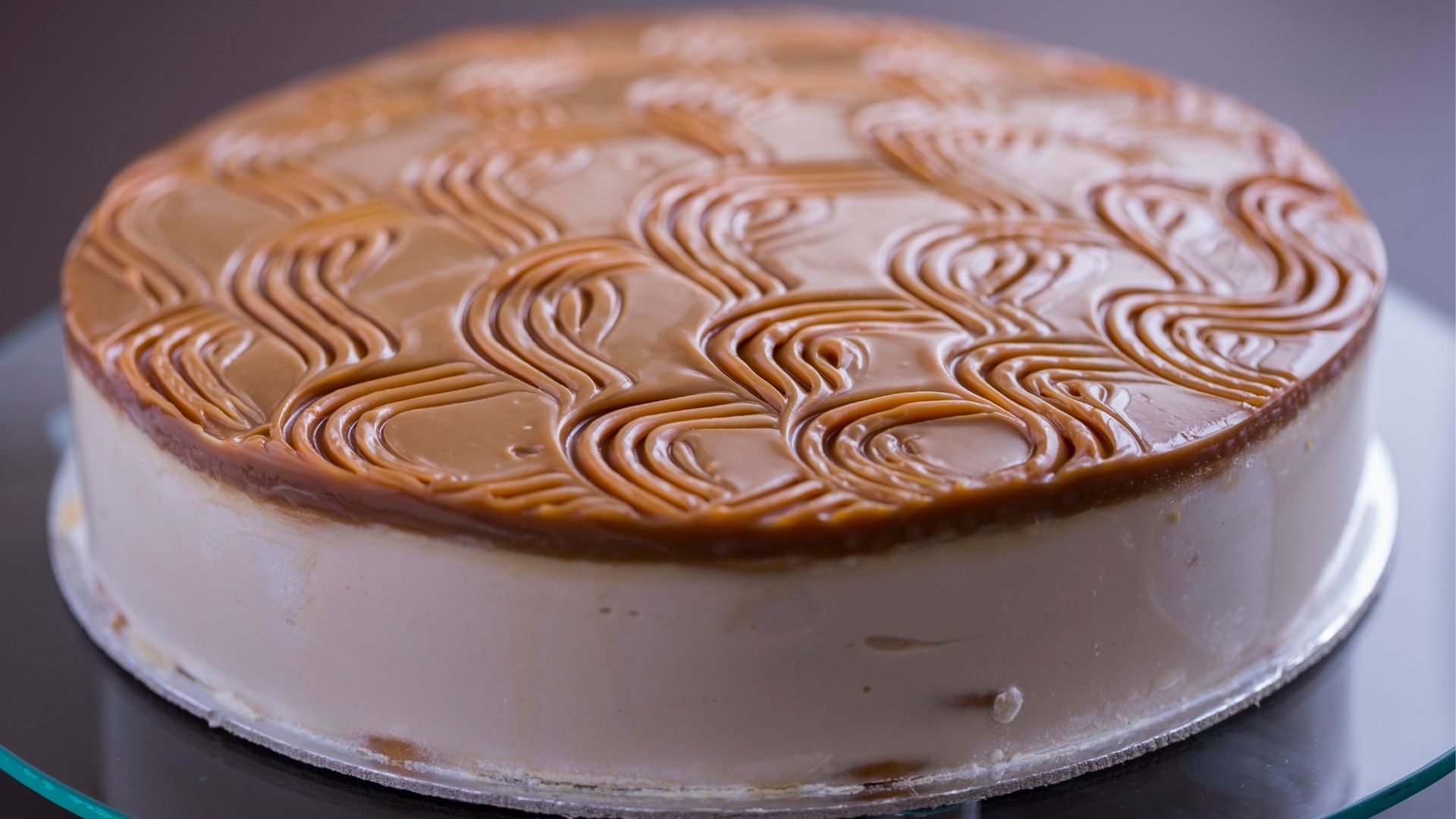 Pavê de doce de leite cremoso feito com menos de 10 ingredientes