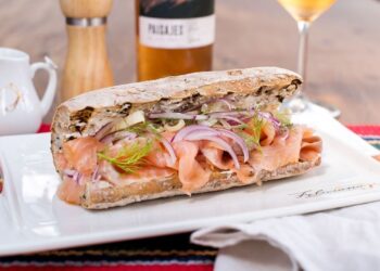 sanduíche-de-salmão-defumado