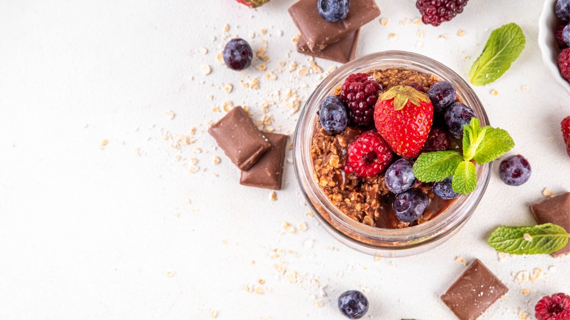 Receita prática e saudável: overnight oats cremoso de chocolate