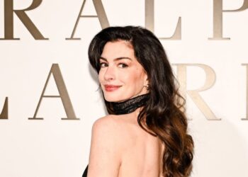 anne hathaway