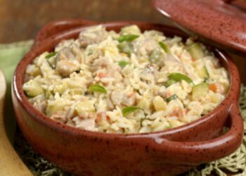 Arroz cremoso de panela de pressão