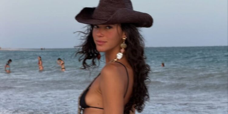 "A louca do laser": Bruna Marquezine conta quais procedimentos estéticos faz para manter a qualidade da pele, o colágeno em dia e sua beleza - Reprodução Instagram/@brunamarquezine
