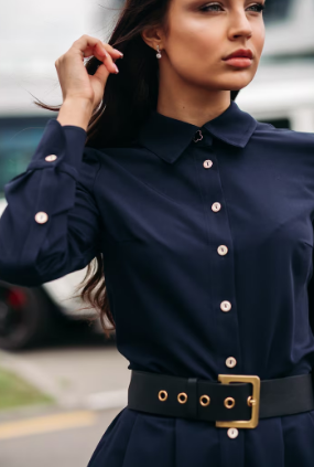 O acessório que marca a cintura e voltou à moda. Foto: FreePik