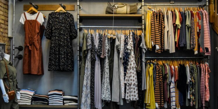 Como atualizar o guarda-roupa para o outono sem gastar muito? - Crédito: Unsplash/
Burgess Milner