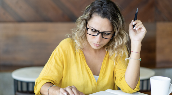 O segredo para ter mais liberdade e não depender financeiramente do marido está aqui! Foto: FreePik