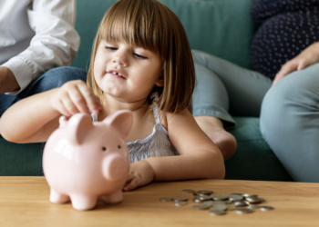 Educação financeira para crianças é fundamental. Foto: FreePik