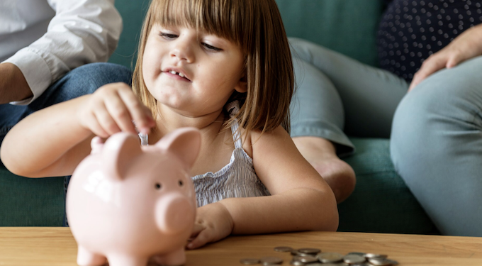 Educação financeira para crianças é fundamental. Foto: FreePik