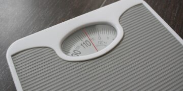 Atualmente, a fila para cirurgia bariátrica ultrapassa 10 anos em diversas cidades do país e essa demora custa vidas. Foto: Pixabay.