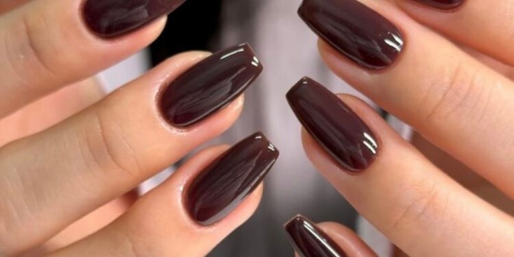 qual é a forma correta de lixar a unha