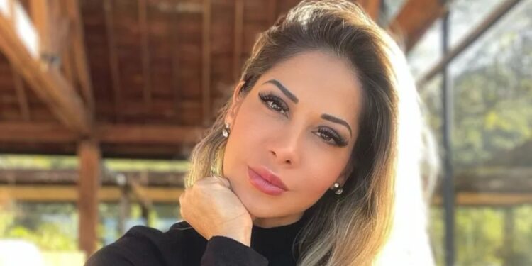 Maíra Cardi