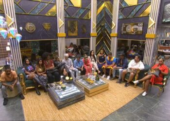 que horas começa o BBB 26 domingo