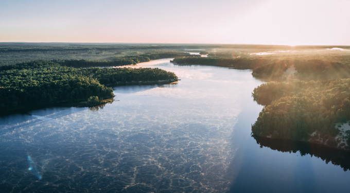 Brasil descobre reserva de água. Foto: FreePik