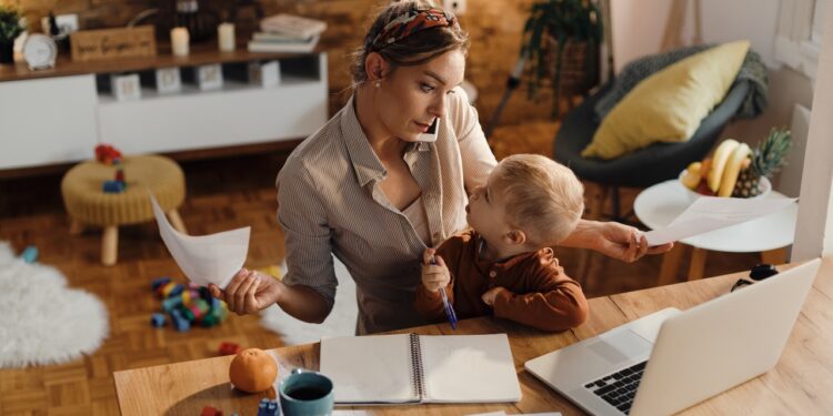 Não é um superpoder! Ser multitarefa é uma ilusão do cérebro e pode afetar sua atenção em tarefas simples do dia a dia - Crédito: FreePik
