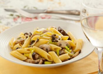 penne-com-mix-de-cogumelos