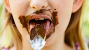 como-tirar-mancha-de-chocolate