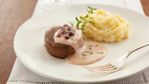 Para ocasiões especiais: medalhão de filé ao parmesão