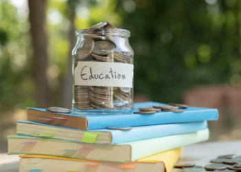 Conhecer suas finanças é o primeiro passo para a educação financeira. Foto: FreePik