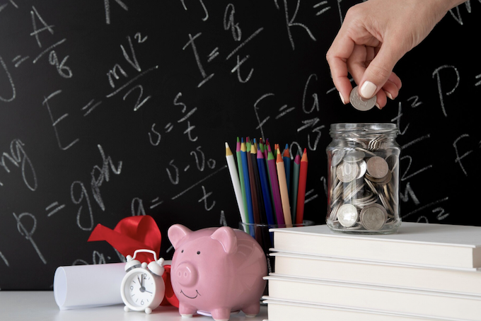 Conhecer suas finanças é o primeiro passo para a educação financeira. Foto: FreePik