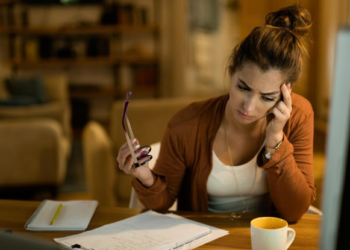 Como a carga mental influencia em seu trabalho? Foto: FreePik