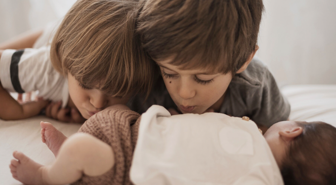 Quando chega um irmão: como preparar o filho mais velho para essa mudança. Foto: FreePik