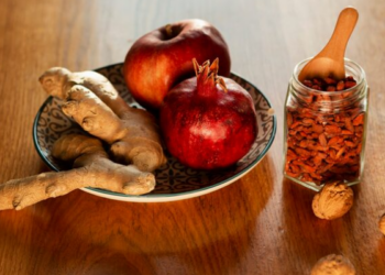 Receitas populares prometem aliviar a rouquidão; especialista explica o que realmente acontece. Foto: FreePik