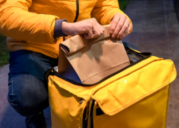 Menos delivery, mais dinheiro no bolso! Foto: FreePik
