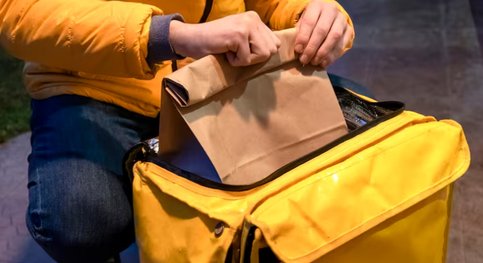 Menos delivery, mais dinheiro no bolso! Foto: FreePik