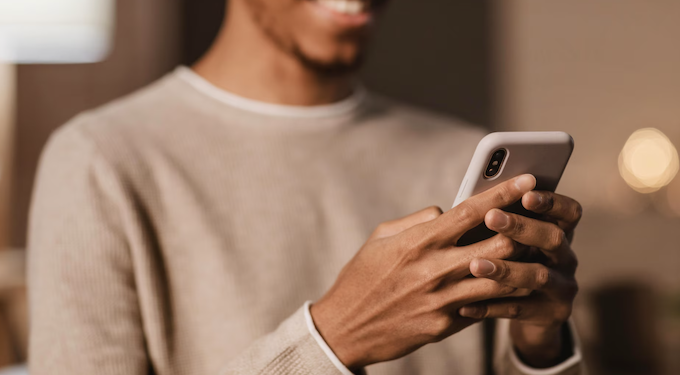 Será que seu telefone "te ouve"? Foto: FreePik