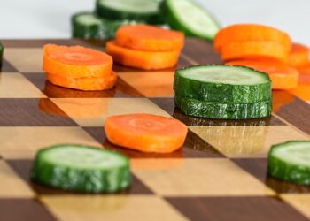Cenoura, pepino e salsão são exemplos dos chamados "alimentos detergentes". Foto: Pixabay.