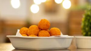 como-fazer-bolinha-de-queijo
