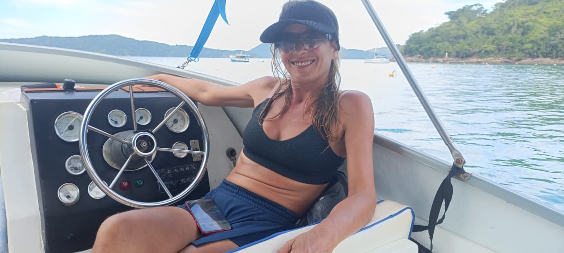 "Nunca me dei por vencida e quando a dor foi mais forte, busquei forças e empreendi", fala Deborah Moraes. Foto: Arquivo Pessoal.