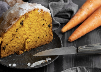 Bolo de cenoura mais fofinho - aprenda! Foto: Magnific