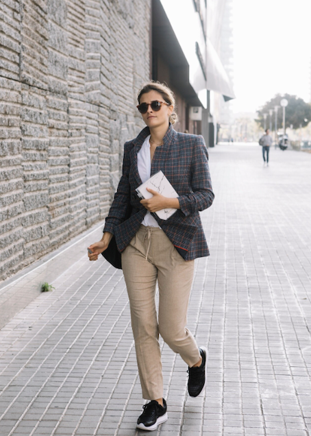 Guia do tênis elegante - veja como usar até no trabalho! Foto: Magnific