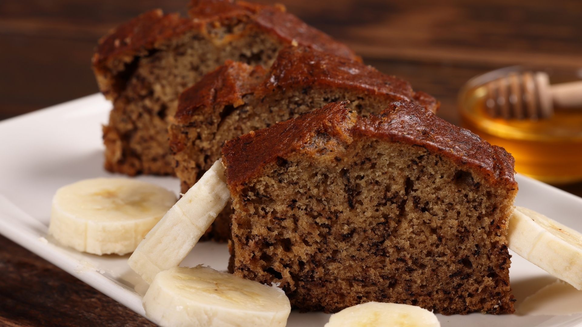Mãe de Cristiano Ronaldo revela receita de bolo de banana que faz para ele