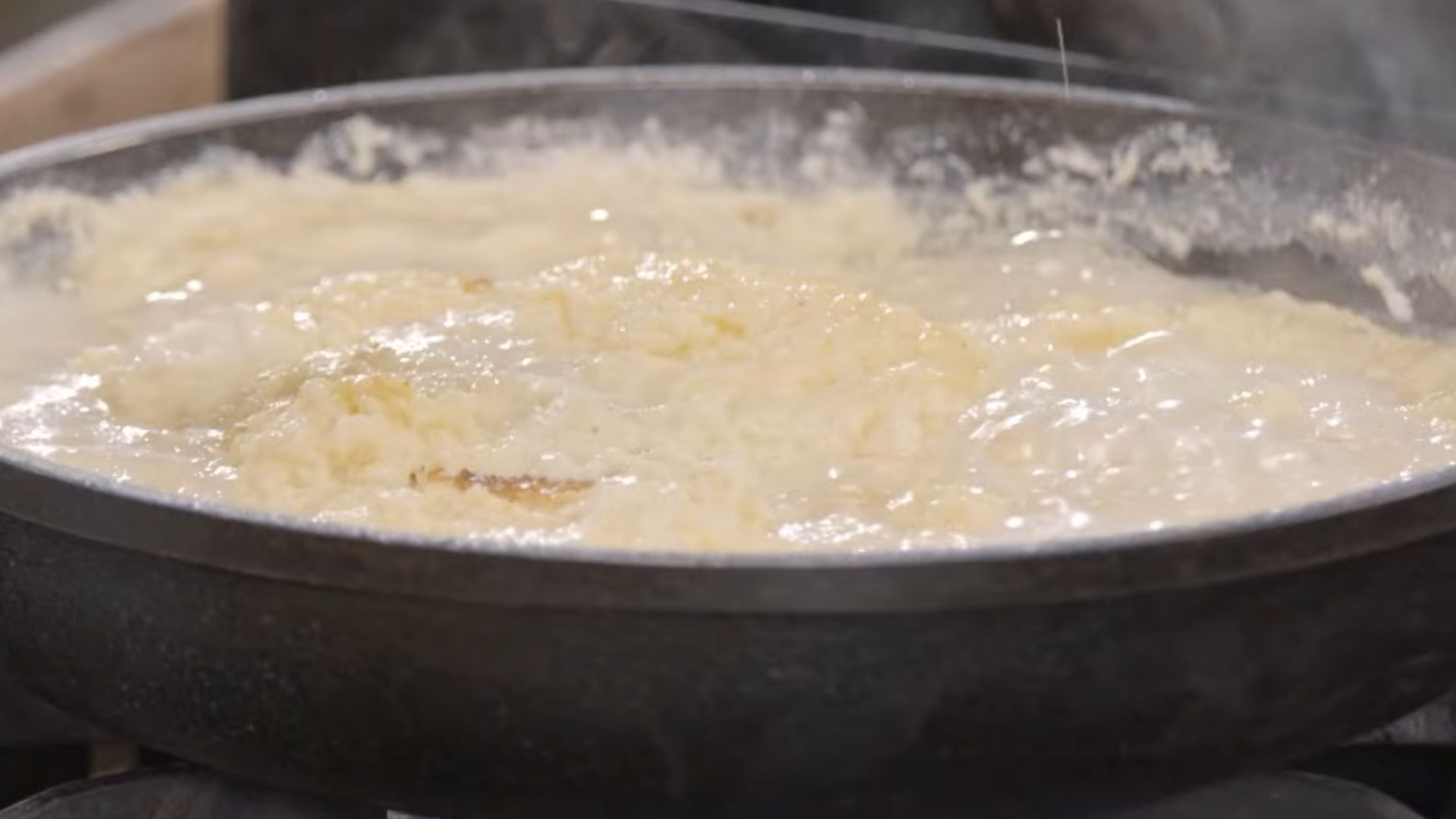 Ambrosia com calda de canela; veja a receita de Rodrigo Hilbert