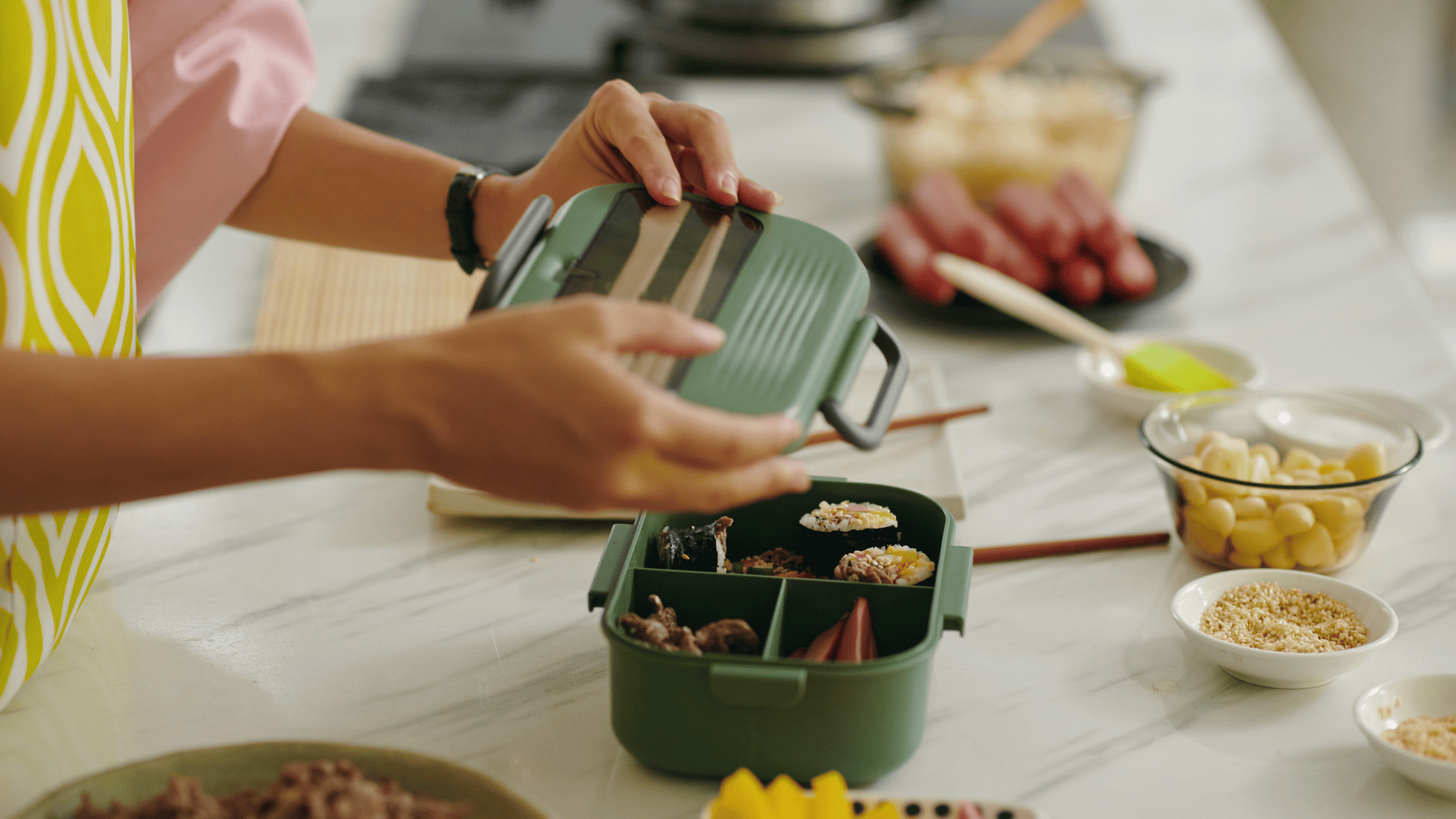 Como fazer marmita para a semana 7 dicas para economizar e comer bem. Crédito: Canva