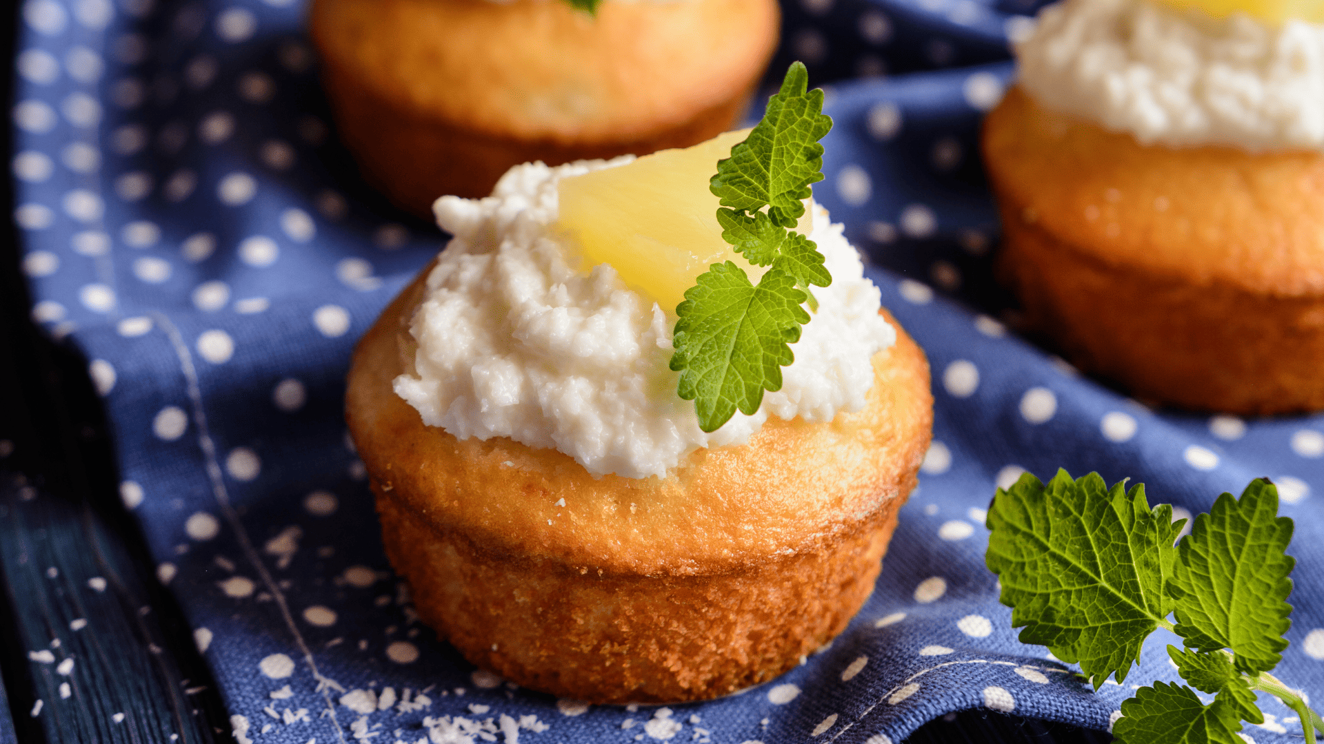 Doce do Rei aprenda a fazer o cupcake de coco com abacaxi favorito de Roberto Carlos. Crédito: Canva