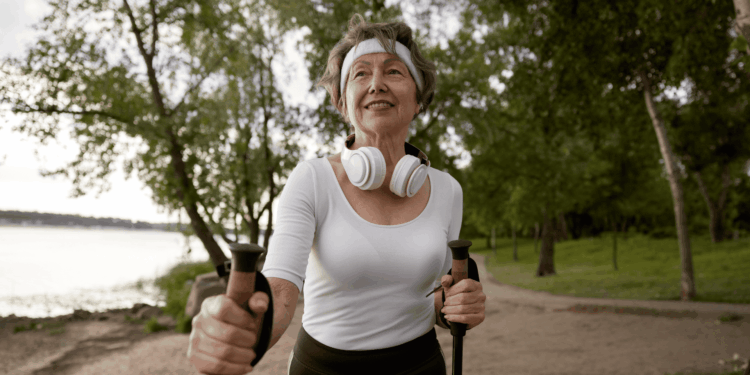 Menopausa e osteoporose. Crédito: Canva