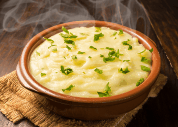 Purê de batata cremoso. Crédito: Canva.