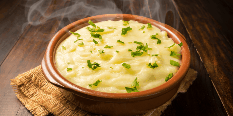 Purê de batata cremoso. Crédito: Canva.