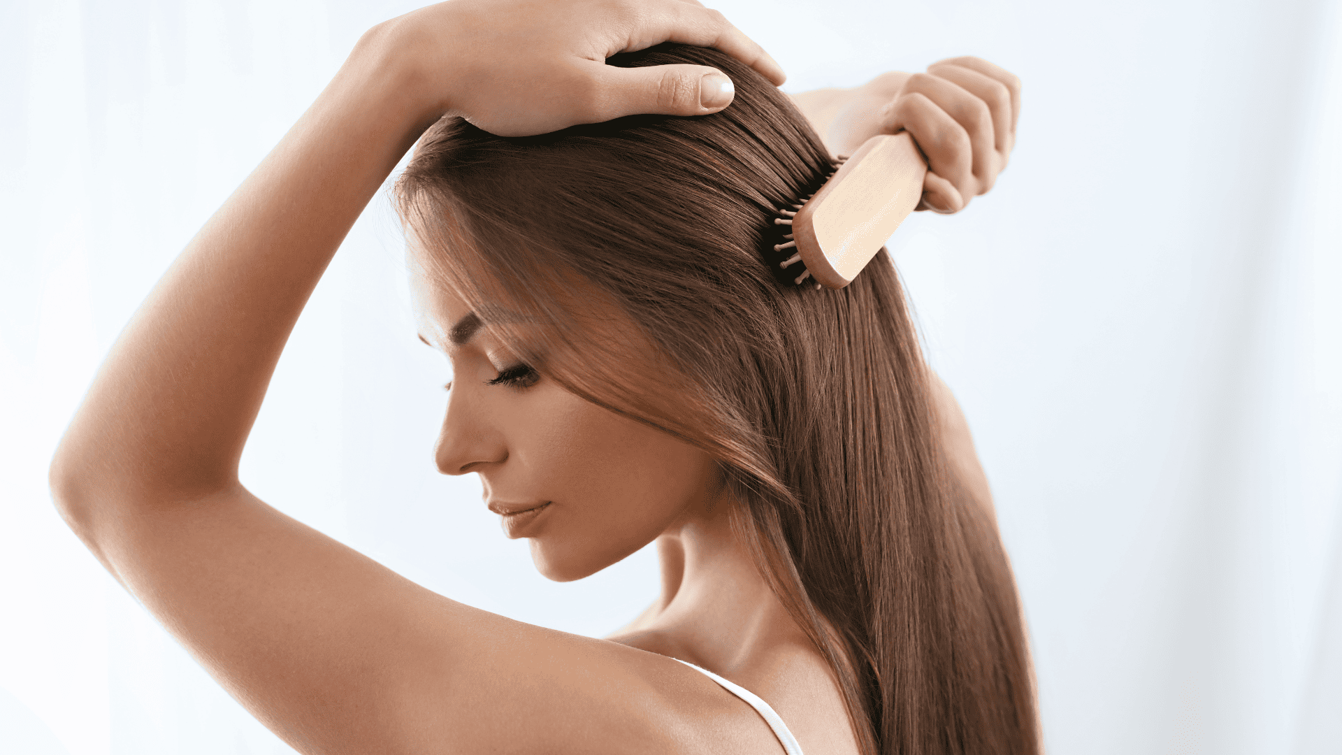 Sem quedas de cabelo! Novas tecnologias prometem fazer o fio nascer mais forte. Crédito: Canva