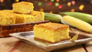 Bolo de milho fit para Festa Junina: receita tem menos açúcar e mais fibras